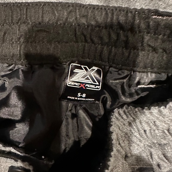 Zero Xposur Snow Pants. Youth Sz Small-8 - Picture 3 of 3